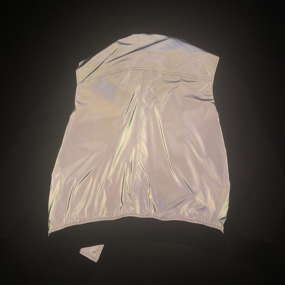 *RARE* REFLECTIVE GUESS WINDBREAKER / NWOT - Picture 8 of 8